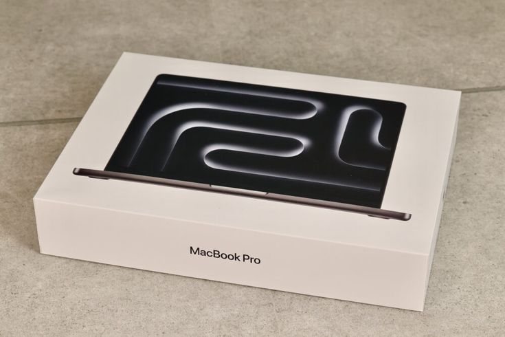 MacBook Pro M4 — Pro. Beyond.