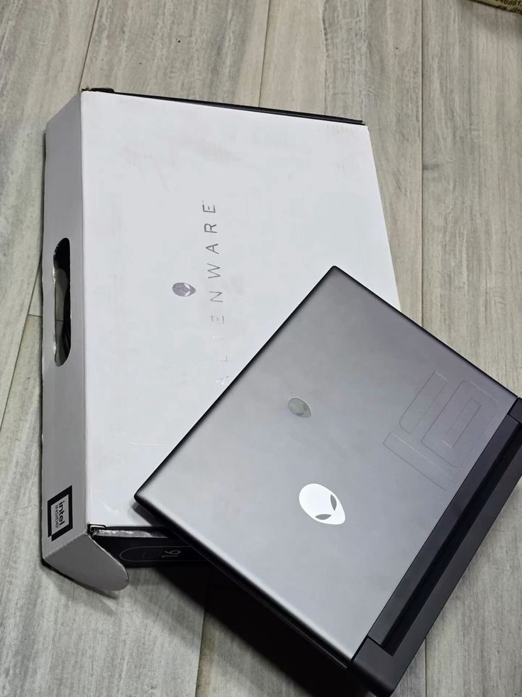 Alienware m18 — Legendary firepower.