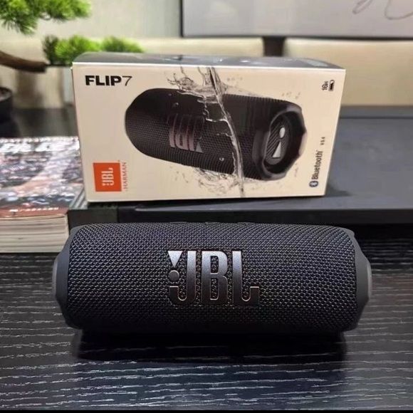JBL Flip 7 — Sound that flips the script.